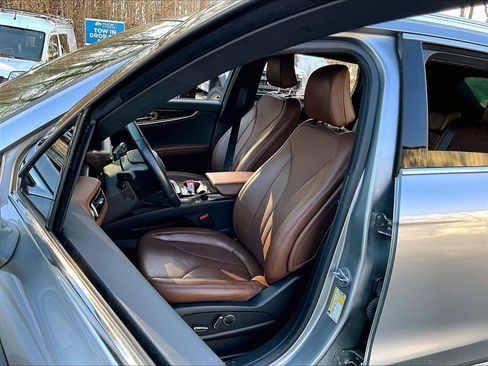 Used 2022 Lincoln Nautilus Reserve image 10