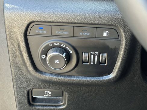 Used 2024 Jeep Grand Cherokee Limited 4xe AWD/4WD image 16