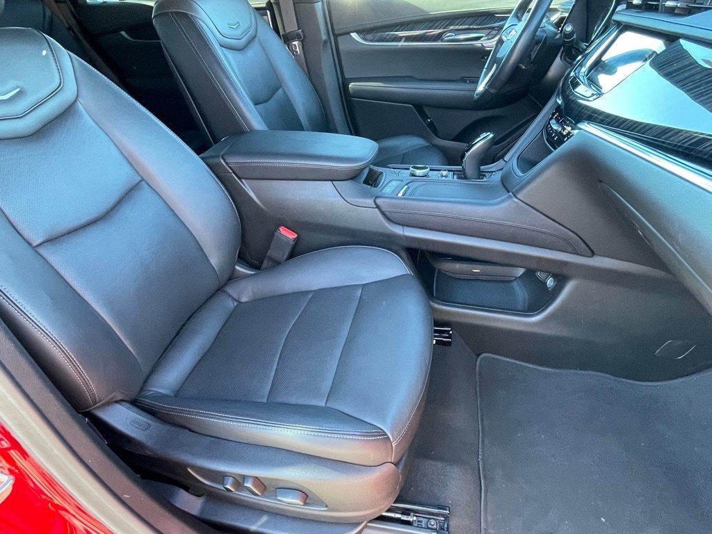 Used 2024 Cadillac XT6 Premium Luxury AWD/4WD image 10