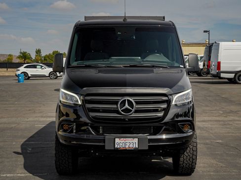 Used 2023 Mercedes-Benz Sprinter 2500 image 2