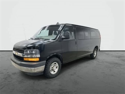 Used 2018 Chevrolet Express 3500 LT w/ LT Preferred Equipment Group image 6