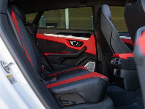 Used 2019 Lamborghini Urus image 59