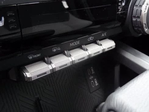 Used 2025 Toyota Tacoma TRD Off-Road image 17