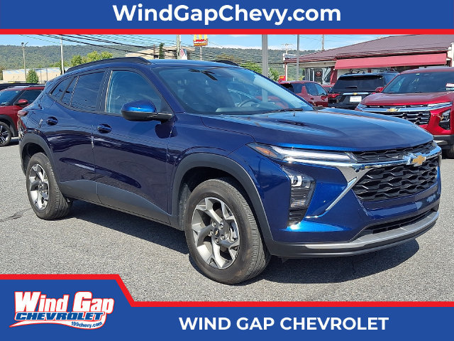 Used 2024 Chevrolet Trax LT w/ Driver Confidence Package FWD image 1