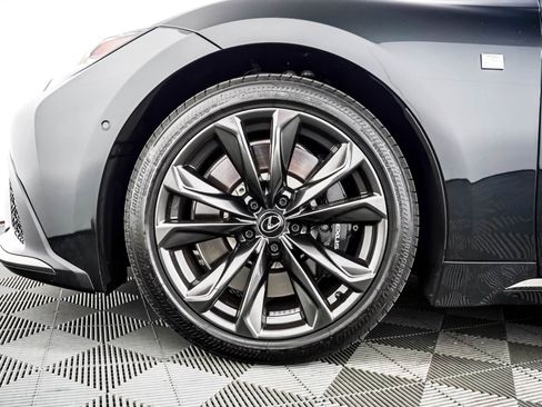 Used 2024 Lexus LS 500 F Sport w/ Dynamic Handling Package RWD image 4