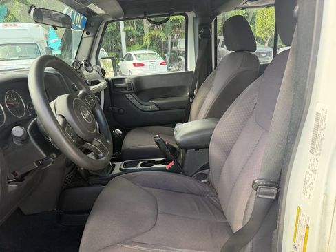 Used 2013 Jeep Wrangler Unlimited Sport AWD/4WD image 9