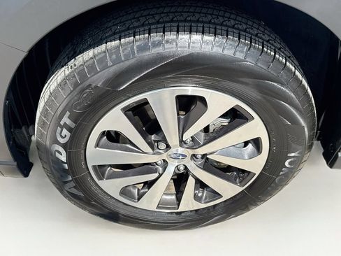Used 2025 Subaru Outback Premium AWD/4WD image 41