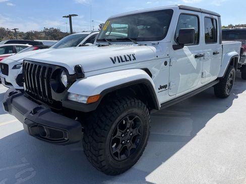 Used 2023 Jeep Gladiator Sport AWD/4WD image 1