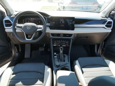 Certified 2025 Volkswagen Taos SEL AWD/4WD image 22
