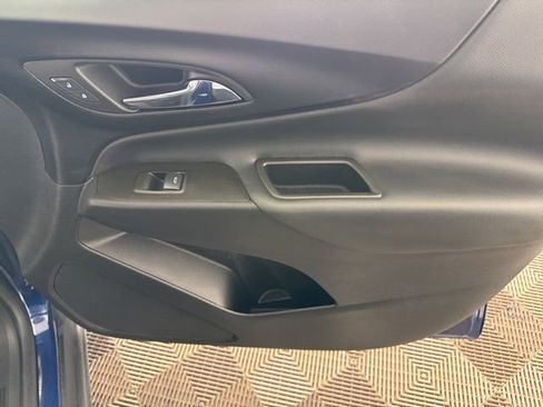 Used 2023 Chevrolet Equinox LT AWD/4WD image 19