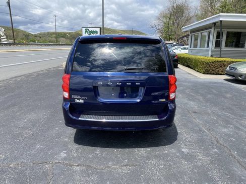Used 2016 Dodge Grand Caravan SE w/ Quick Order Package 29E SE FWD image 8
