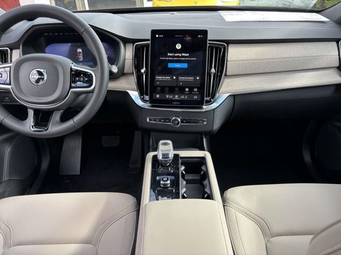 Used 2026 Volvo XC90 B5 Core w/ Protection Package Premier AWD/4WD image 29