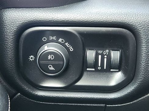 Used 2019 RAM 2500 Laramie w/ Night Edition image 25