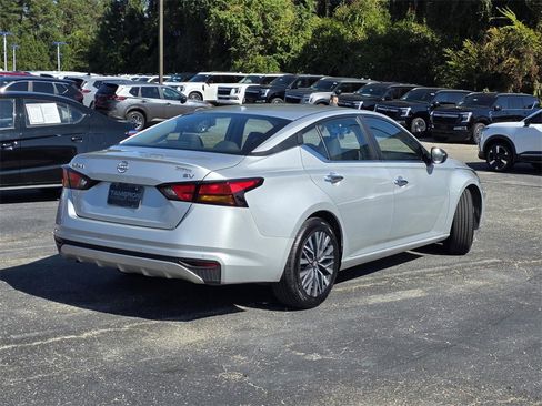 Used 2024 Nissan Altima 2.5 SV image 6