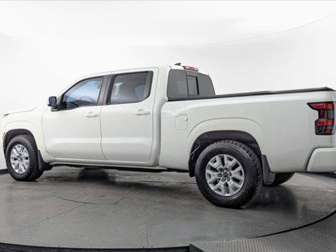 Used 2022 Nissan Frontier SV w/ Technology Package RWD image 6