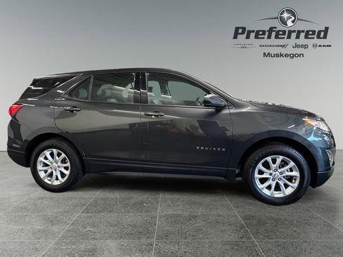 Used 2018 Chevrolet Equinox LS image 8