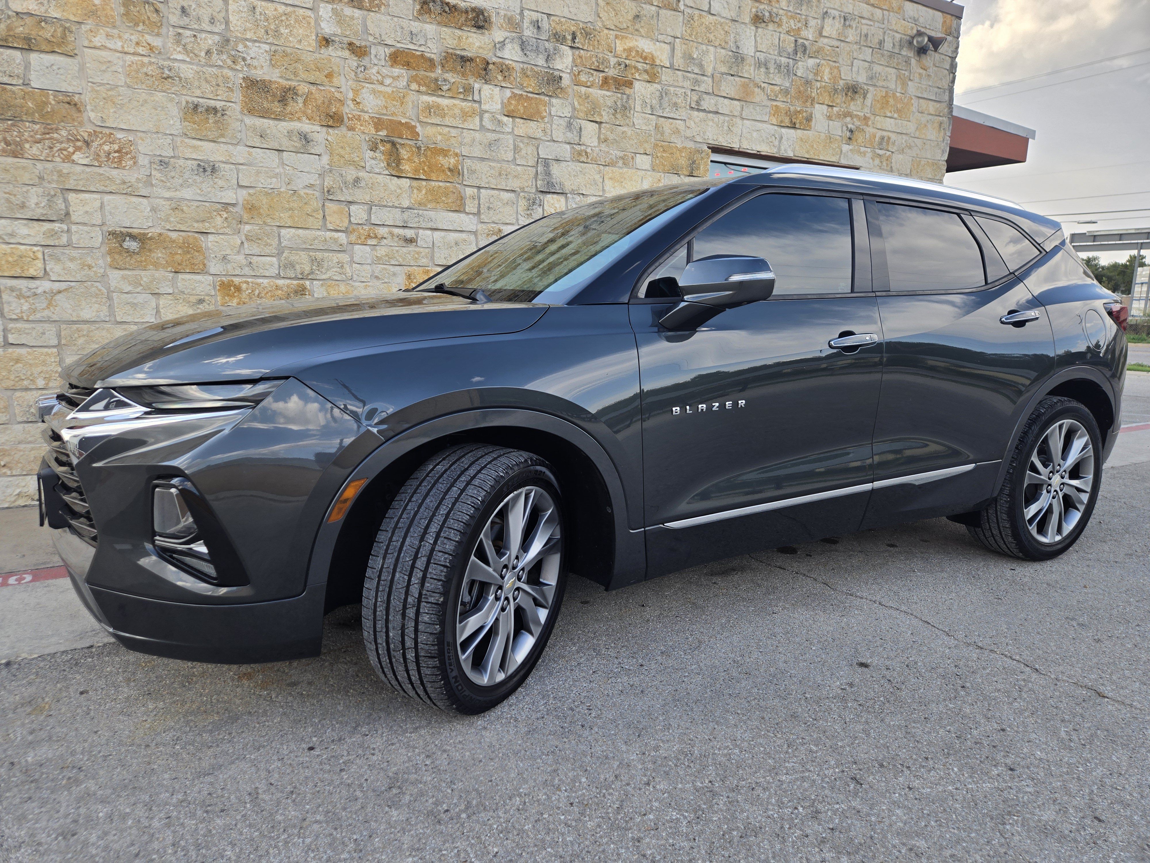 Used 2019 Chevrolet Blazer Premier w/ Sun and Wheels Package FWD image 2
