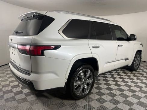 Used 2025 Toyota Sequoia Capstone AWD/4WD image 7
