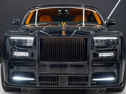 Used 2025 Rolls-Royce Phantom Sedan image 2