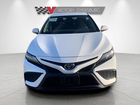 Used 2024 Toyota Camry SE FWD image 3