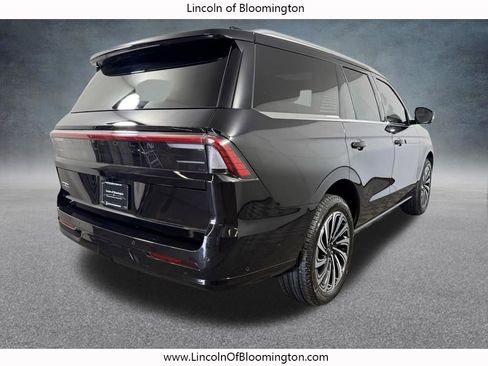 Used 2025 Lincoln Navigator Black Label AWD/4WD image 7