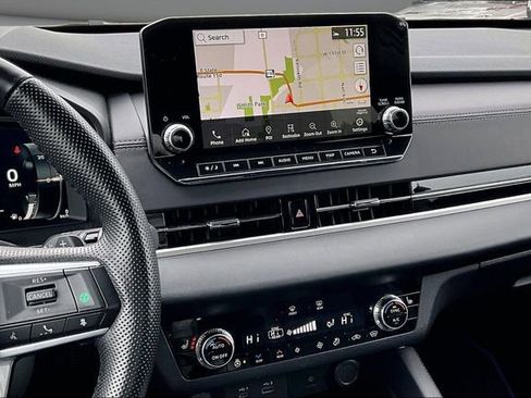 Used 2024 Mitsubishi Outlander SEL Black Edition image 9