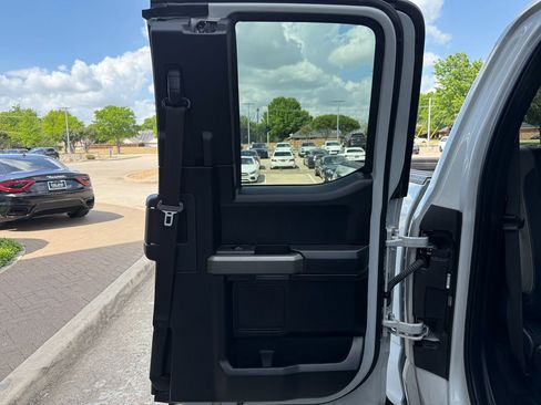 Used 2017 Ford F150 Raptor w/ Equipment Group 802A Luxury image 41