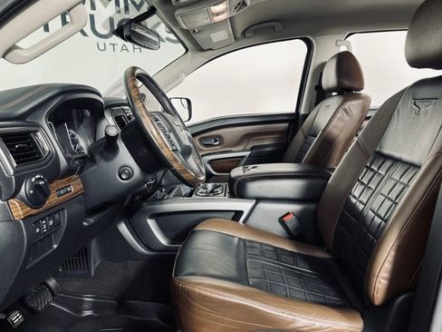 Used 2019 Nissan Titan Platinum Reserve w/ Platinum Utility Package image 9