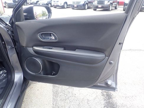 Used 2017 Honda HR-V EX image 25