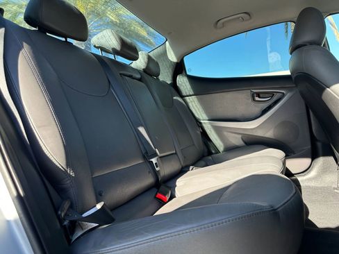 Used 2013 Hyundai Elantra Limited FWD image 10