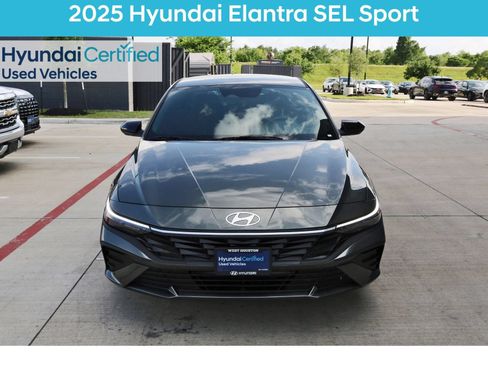 Certified 2025 Hyundai Elantra Sport FWD image 3