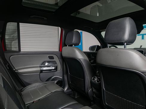 Used 2021 Mercedes-Benz GLB 250 image 28