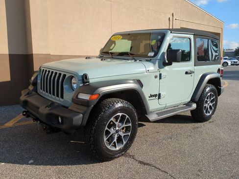 Used 2024 Jeep Wrangler Sport S image 8