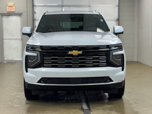 New 2026 Chevrolet Suburban High Country AWD/4WD image 2