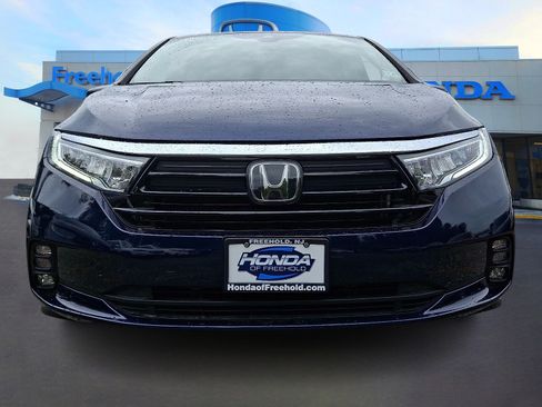 Used 2023 Honda Odyssey EX-L image 2
