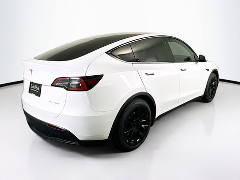 Used 2023 Tesla Model Y Long Range AWD/4WD image 9