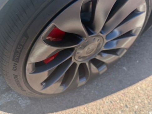 Used 2024 Tesla Model Y Performance AWD/4WD image 5