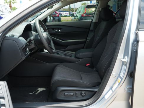 Used 2025 Honda Accord SE image 14