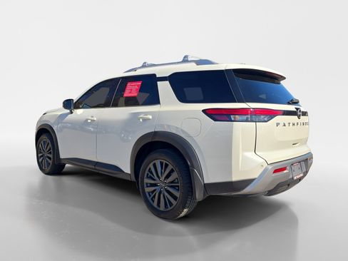 Used 2022 Nissan Pathfinder SL w/ SL Premium Package image 3