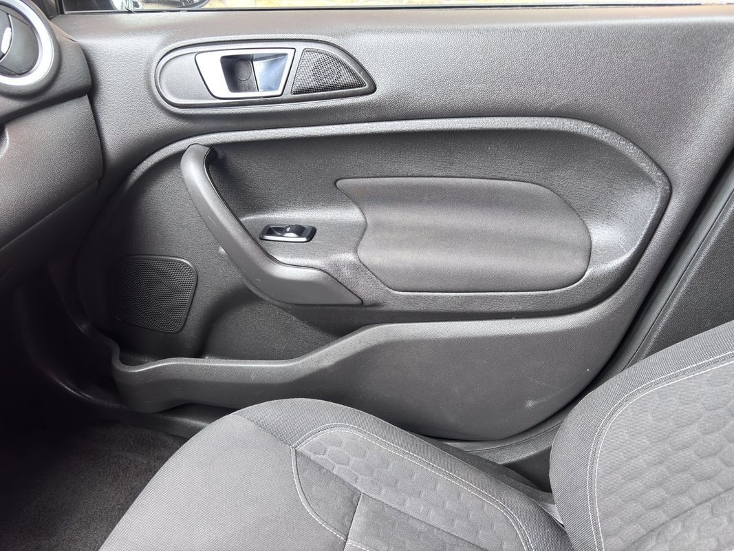 Used 2016 Ford Fiesta ST FWD image 24