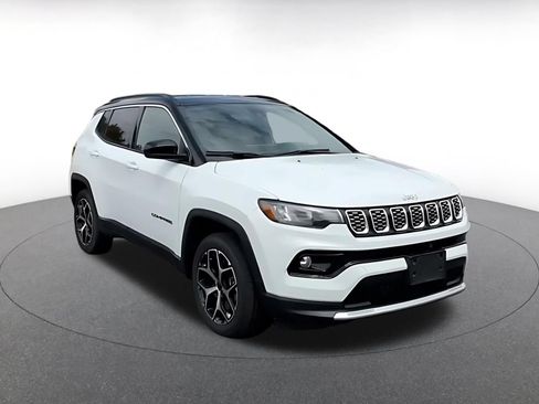 Used 2025 Jeep Compass Limited AWD/4WD image 3