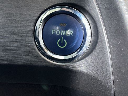 Used 2015 Toyota Prius Four image 27