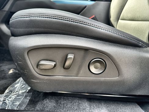 New 2026 Chevrolet Equinox EV LT image 14