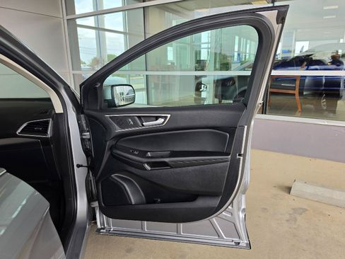 Used 2023 Ford Edge SEL AWD/4WD image 12