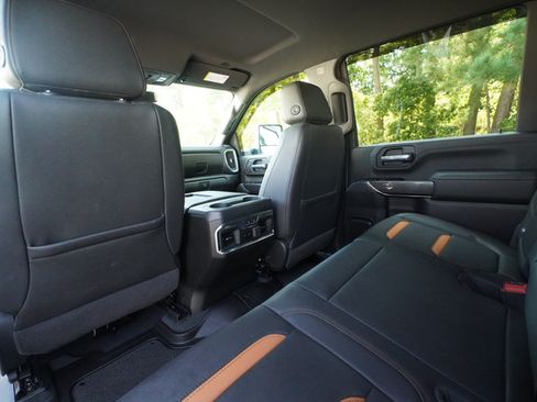 Used 2022 GMC Sierra 2500 AT4 w/ AT4 Preferred Package AWD/4WD image 29