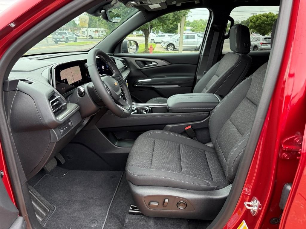 New 2026 Chevrolet Traverse LT w/ Sun and Wheel Package FWD image 10