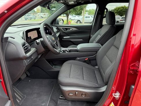 New 2026 Chevrolet Traverse LT w/ Sun and Wheel Package FWD image 10