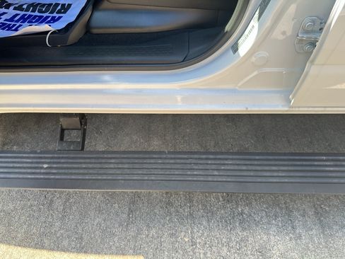 New 2026 RAM 1500 Laramie AWD/4WD image 12