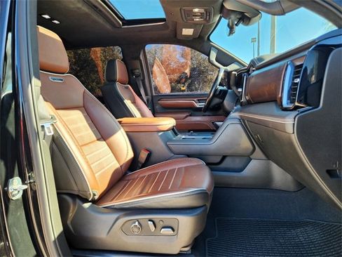 Used 2024 GMC Sierra 3500 Denali Ultimate image 20