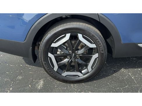 Used 2024 Kia Telluride EX w/ EX Captain's Chair Package AWD/4WD image 14